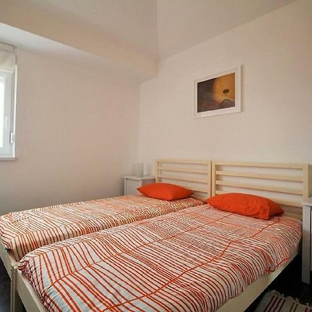 Apartment Electro With Jacuzzi Novalja Exterior foto