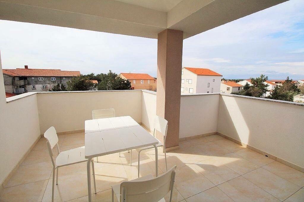 Apartment Electro With Jacuzzi Novalja Exterior foto